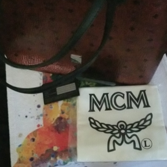 MCM  Logo Shopper (Sold) - Picture 5 of 7